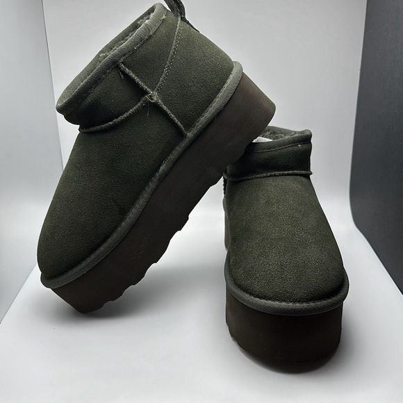 CUSHIONAIRE Women's Genuine Suede pull on platform boot 8 GREEN - Picture 7 of 7